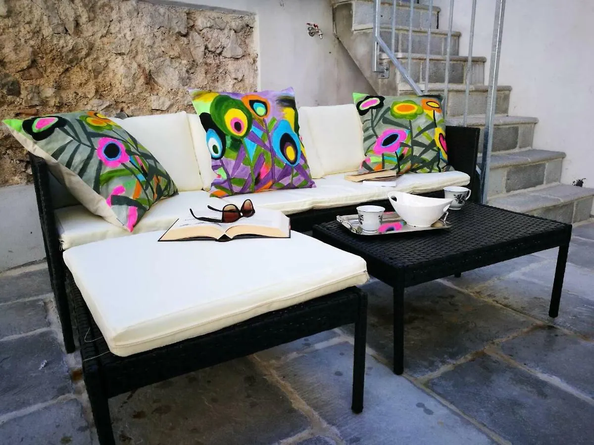 Cres Studio Till Apartment