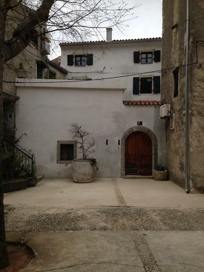 Cres Studio Till Apartment
