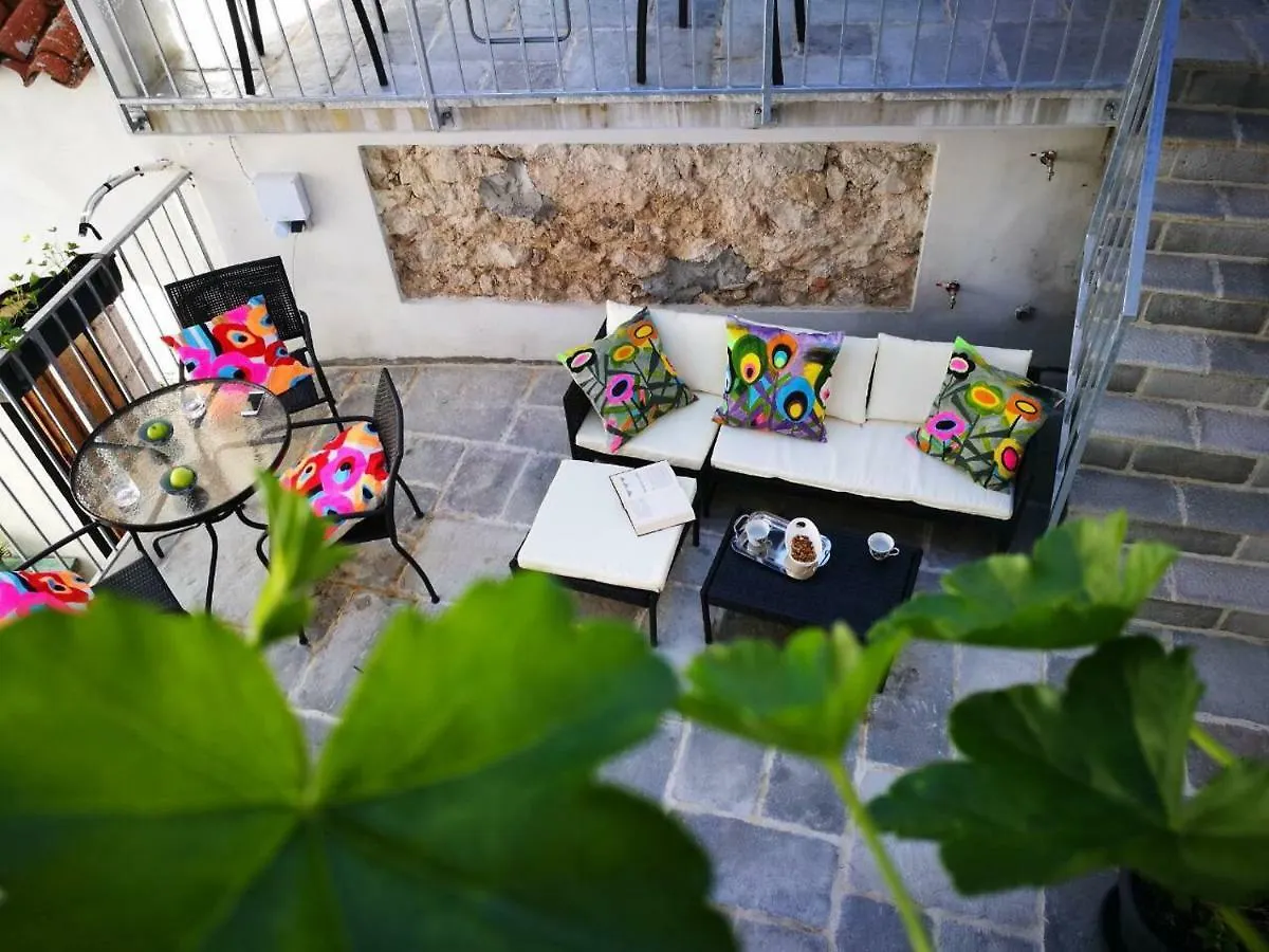 Cres Studio Till Apartment