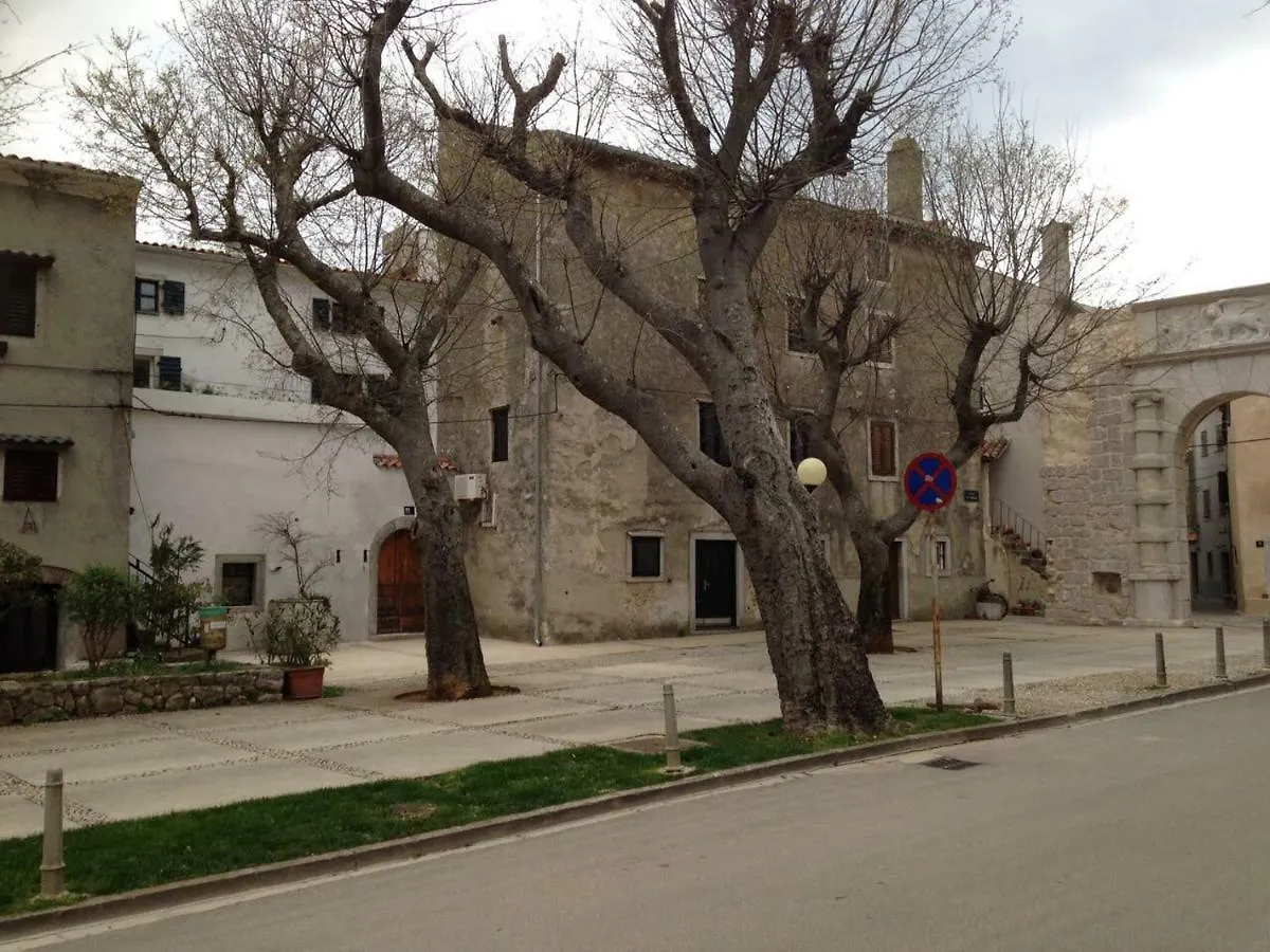 Cres Studio Till Apartment