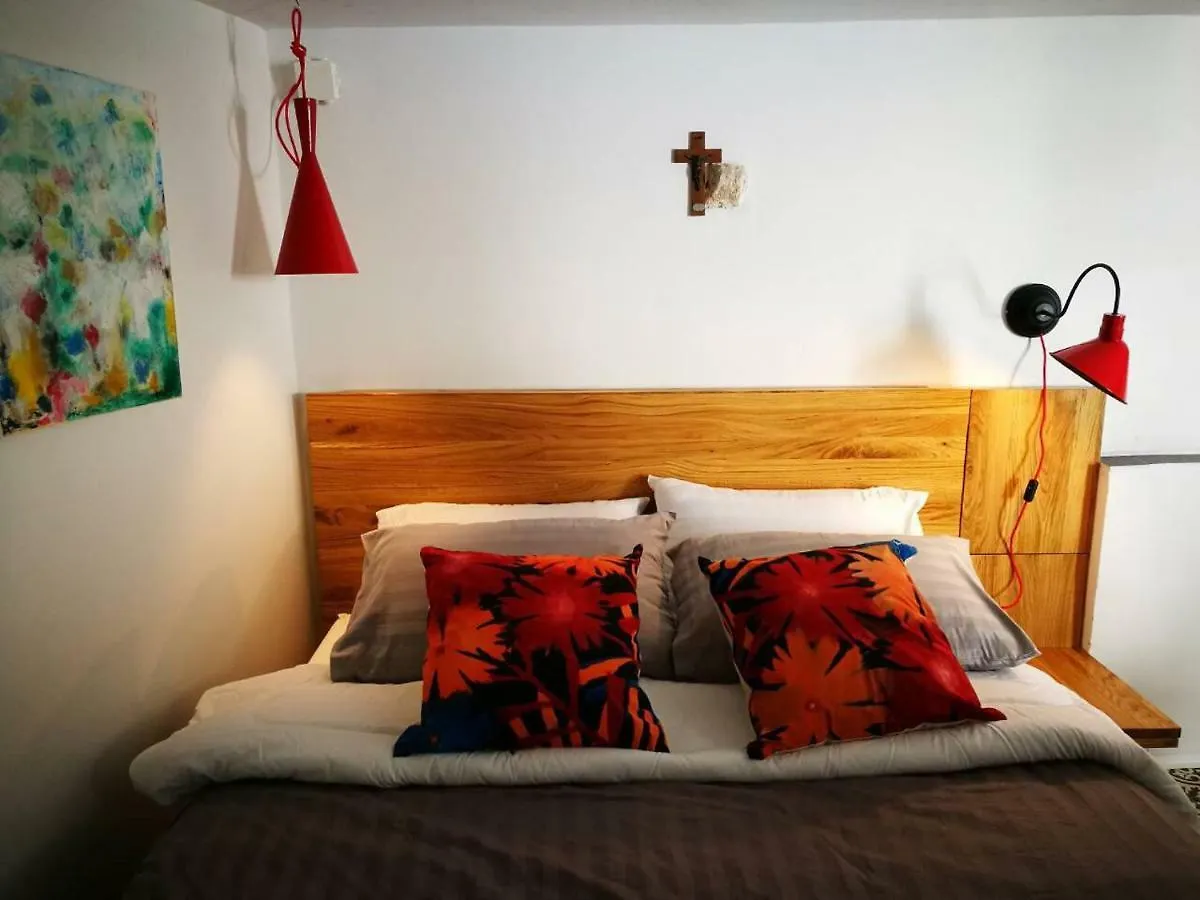 Cres Studio Till Apartment