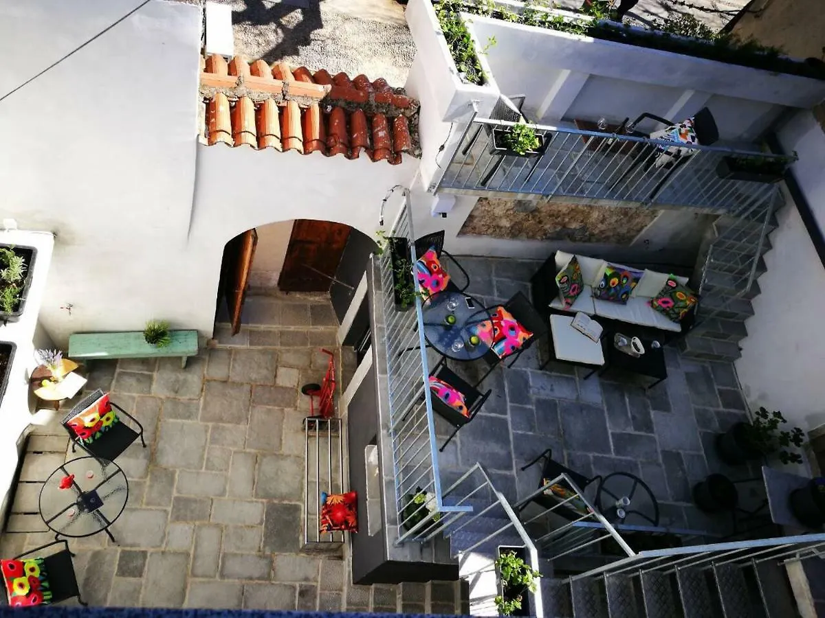 Cres Studio Till Apartment