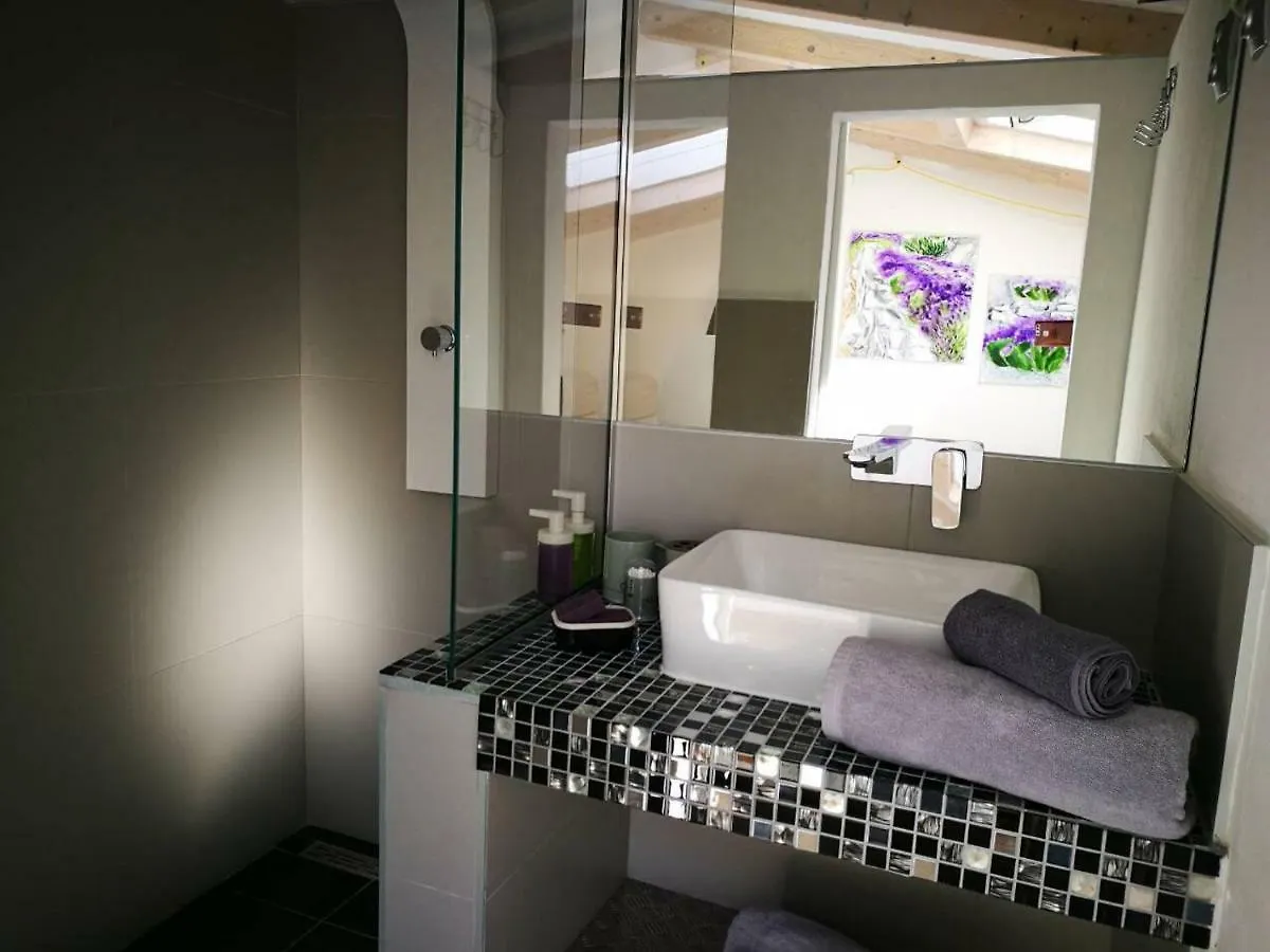 Cres Studio Till Apartment